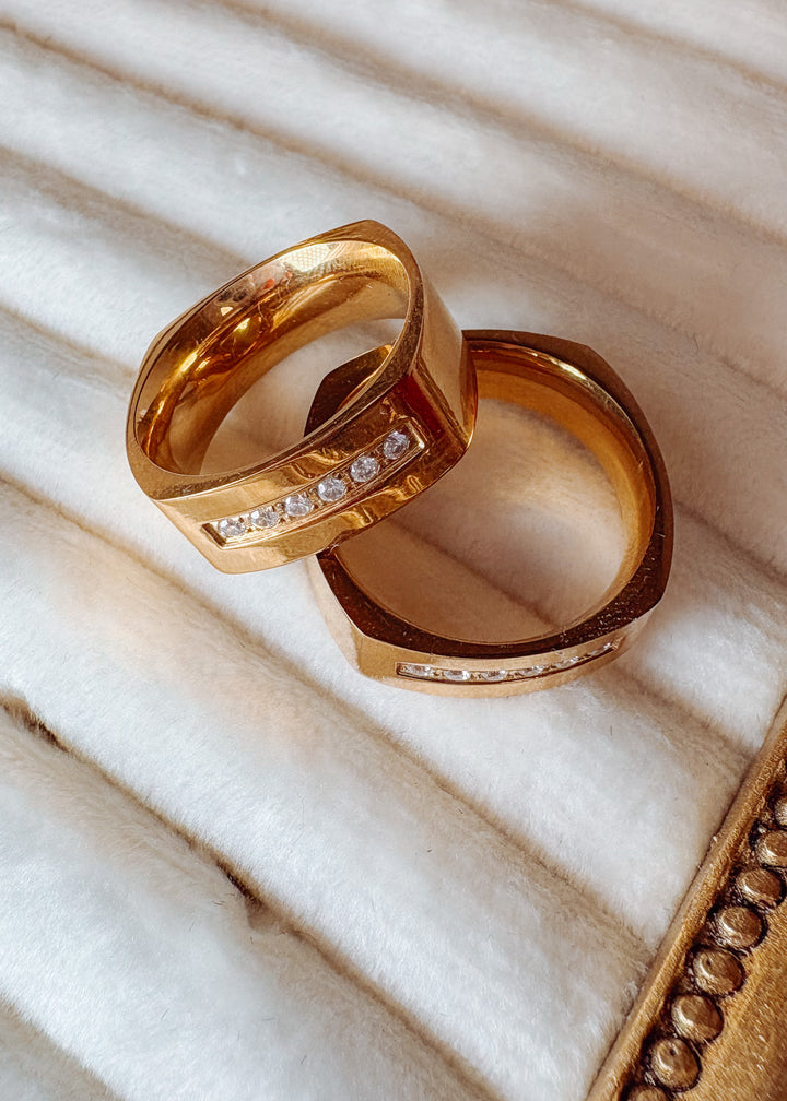 The Ro Gold Bar Ring