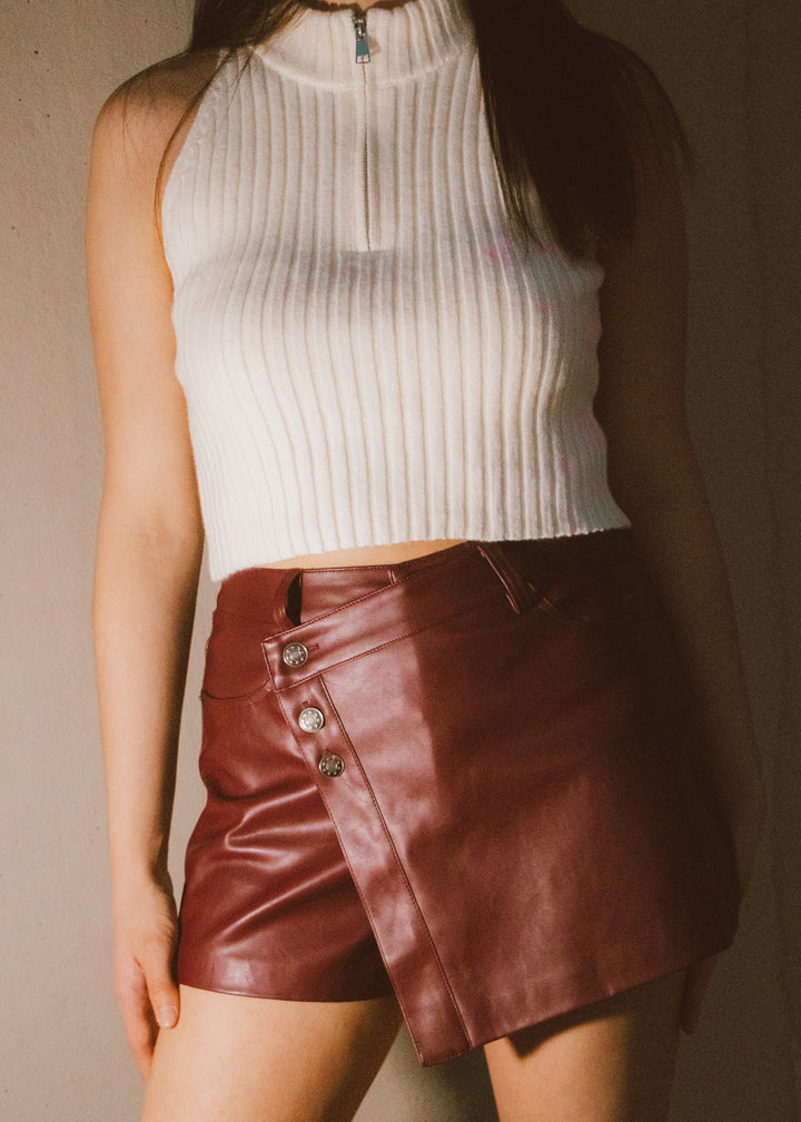 red leather skirt outfit