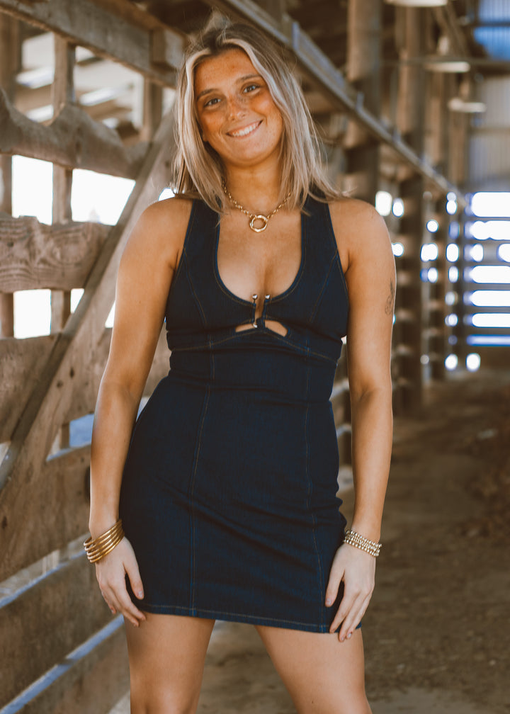 denim dress outfit 