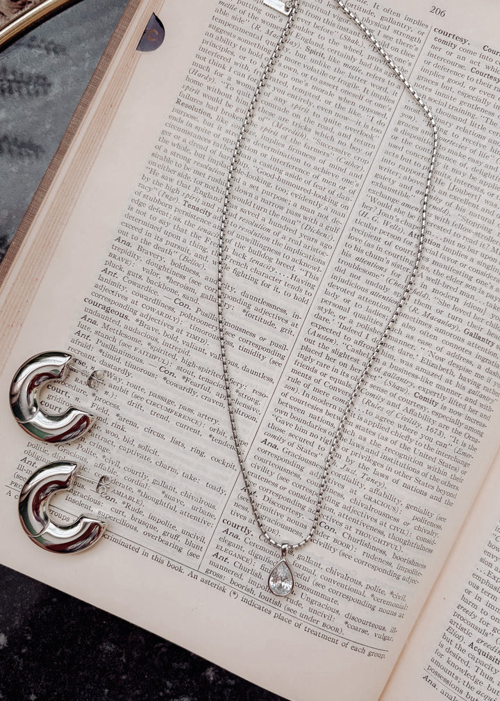 Polly Pear Necklace