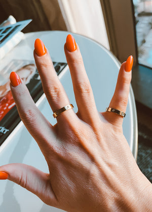 Gold ring with silver diamonds 