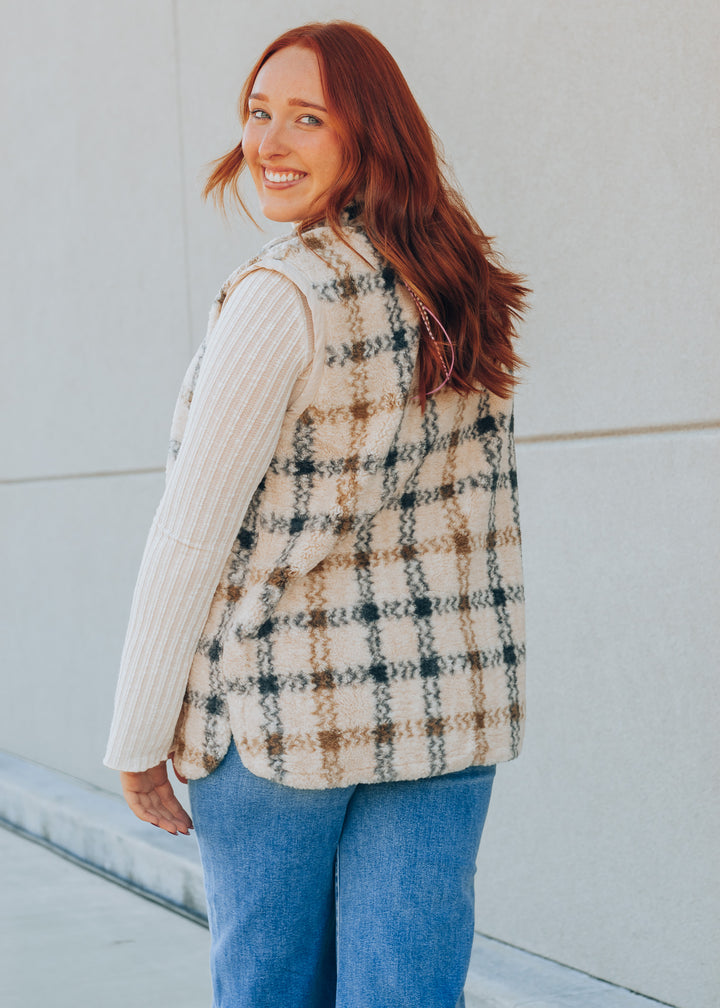 Vest with pockets 