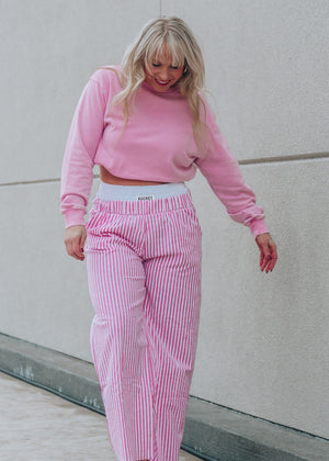 Trendy pink boxer pants