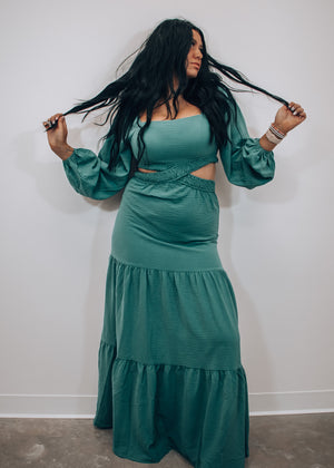 
            
                Load image into Gallery viewer, maxi dress in a green tone
            
        