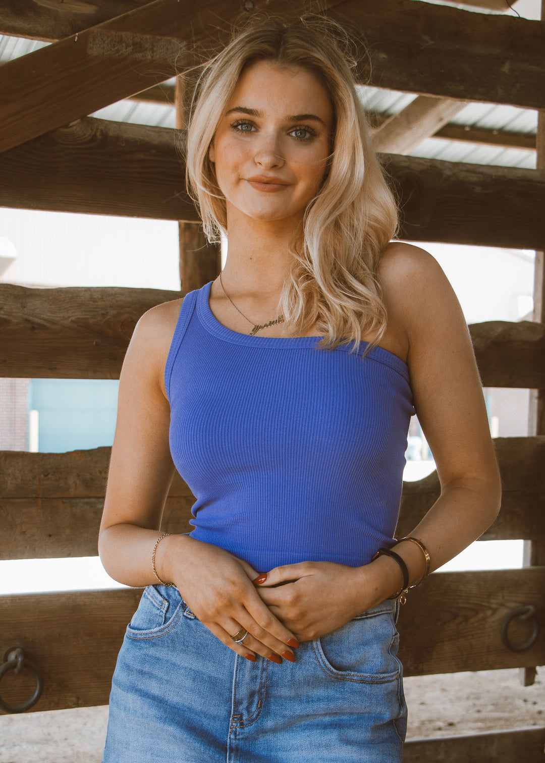 purple tank top 