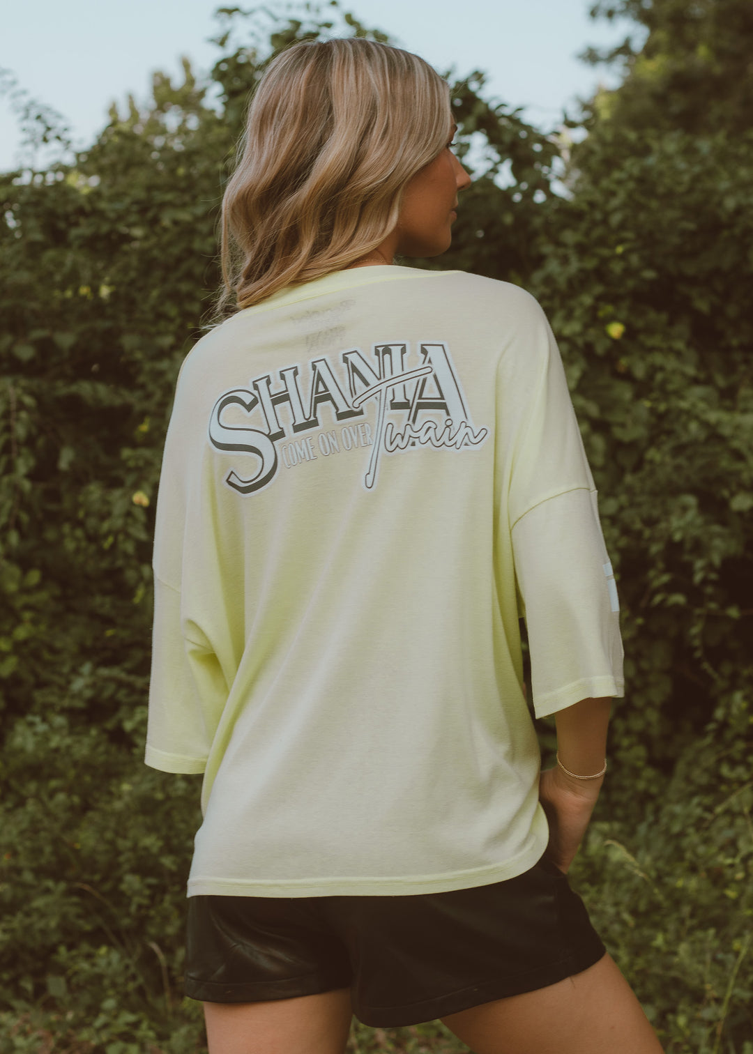 oversized shirt outfit