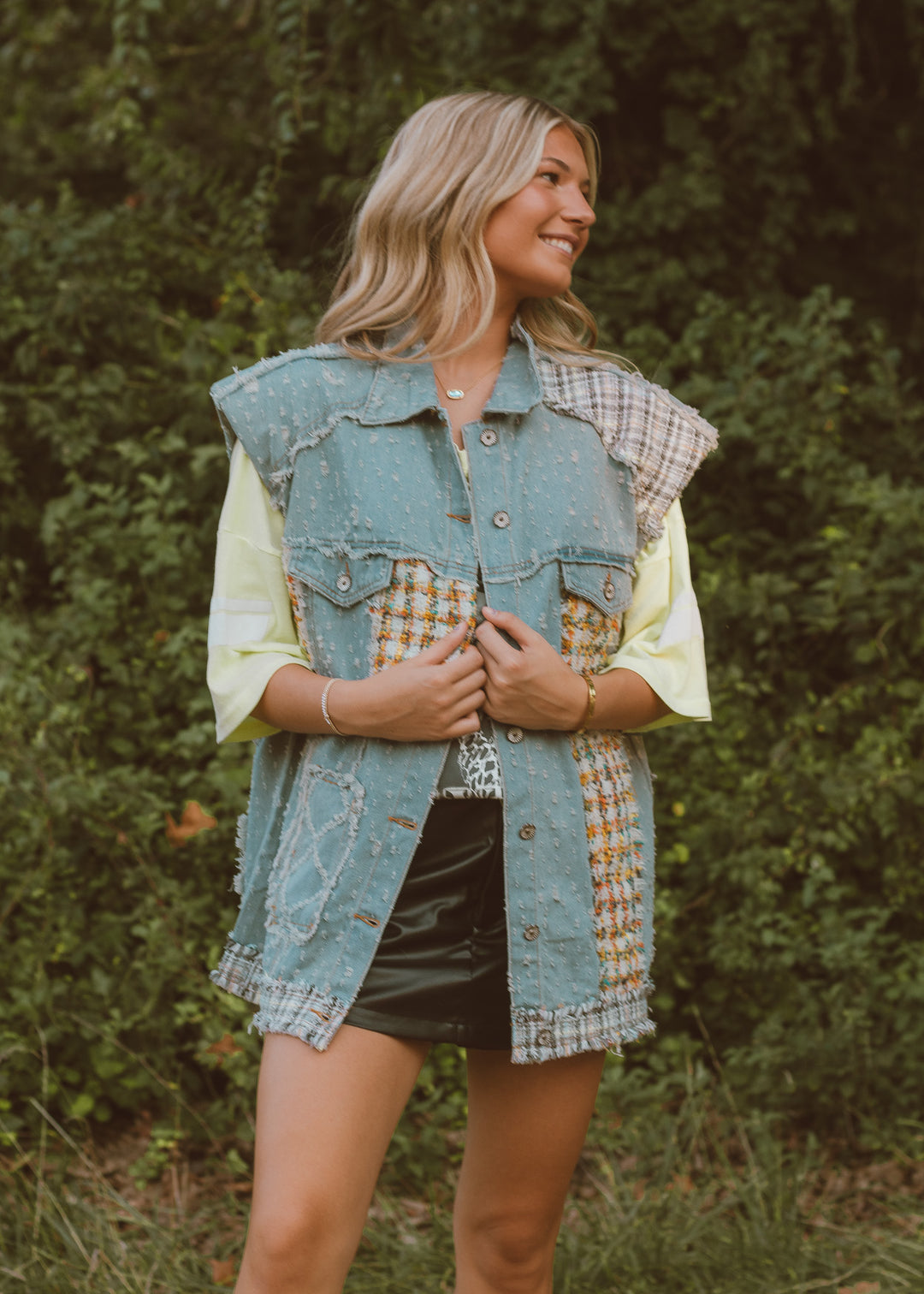 denim vest outfit