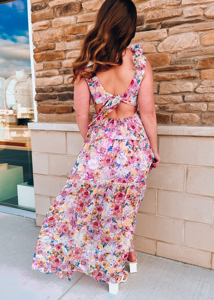 
            
                Load image into Gallery viewer, Buffy Estate Ruffle Shoulder Maxi Dress
            
        