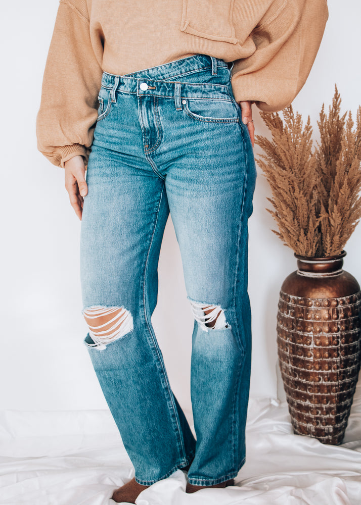 
            
                Load image into Gallery viewer, Camille Straight Leg Denim
            
        