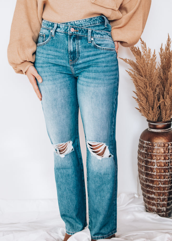 
            
                Load image into Gallery viewer, Camille Straight Leg Denim
            
        